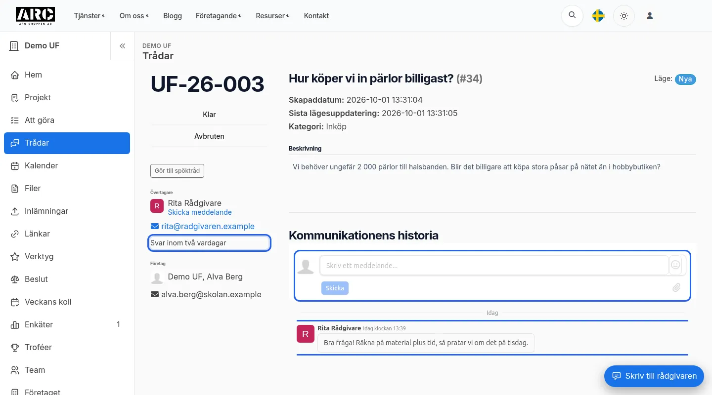 Rådgivarens svar i tråden, svarslöftet och fältet för att svara markerade